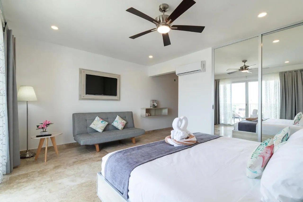 Апартаменты Kuyaan Coral Suites By Holiday In Playa Плая-дель-Кармен