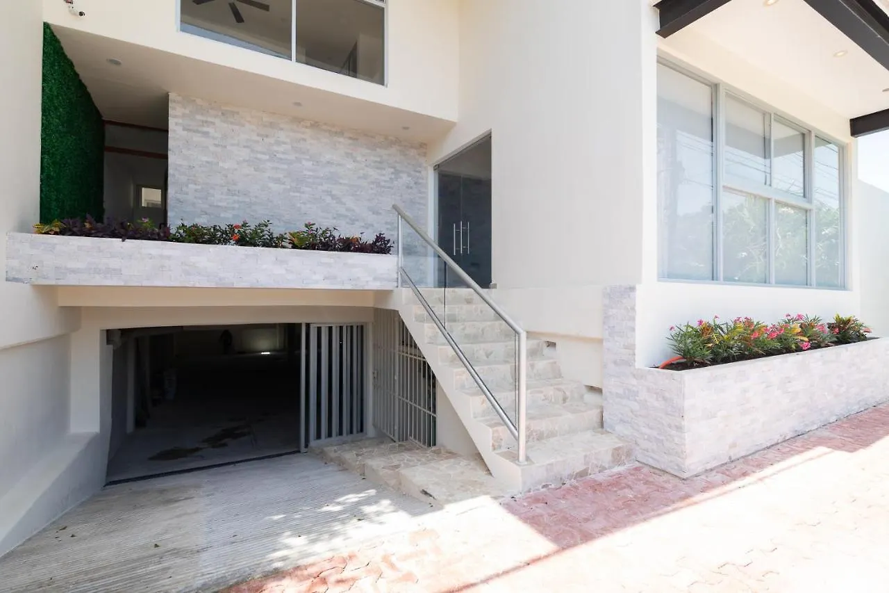 Kuyaan Coral Suites By Holiday In Playa Плая-дель-Кармен 0*,  Мексика